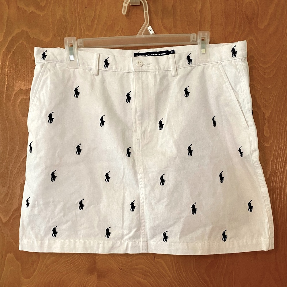 Ralph Lauren Polo Pony skirt. Size 12. Like new.
